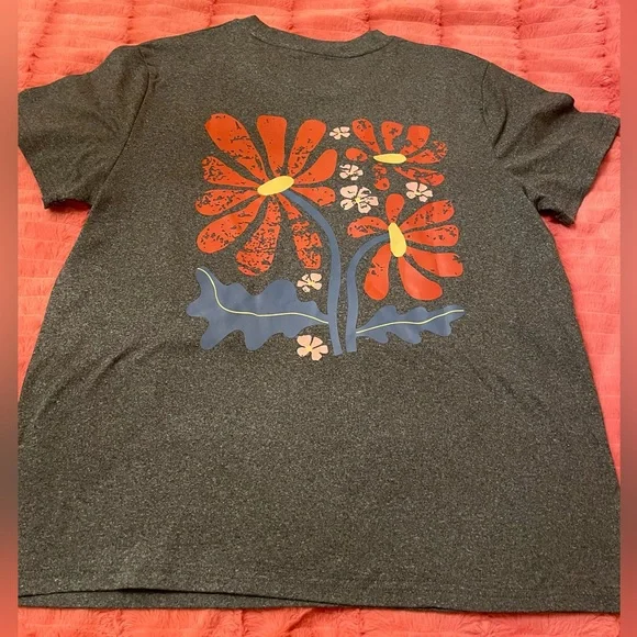 NEW SHEIN Charcoal Tee with Rainbow and Floral Design - Picture 2 of 3